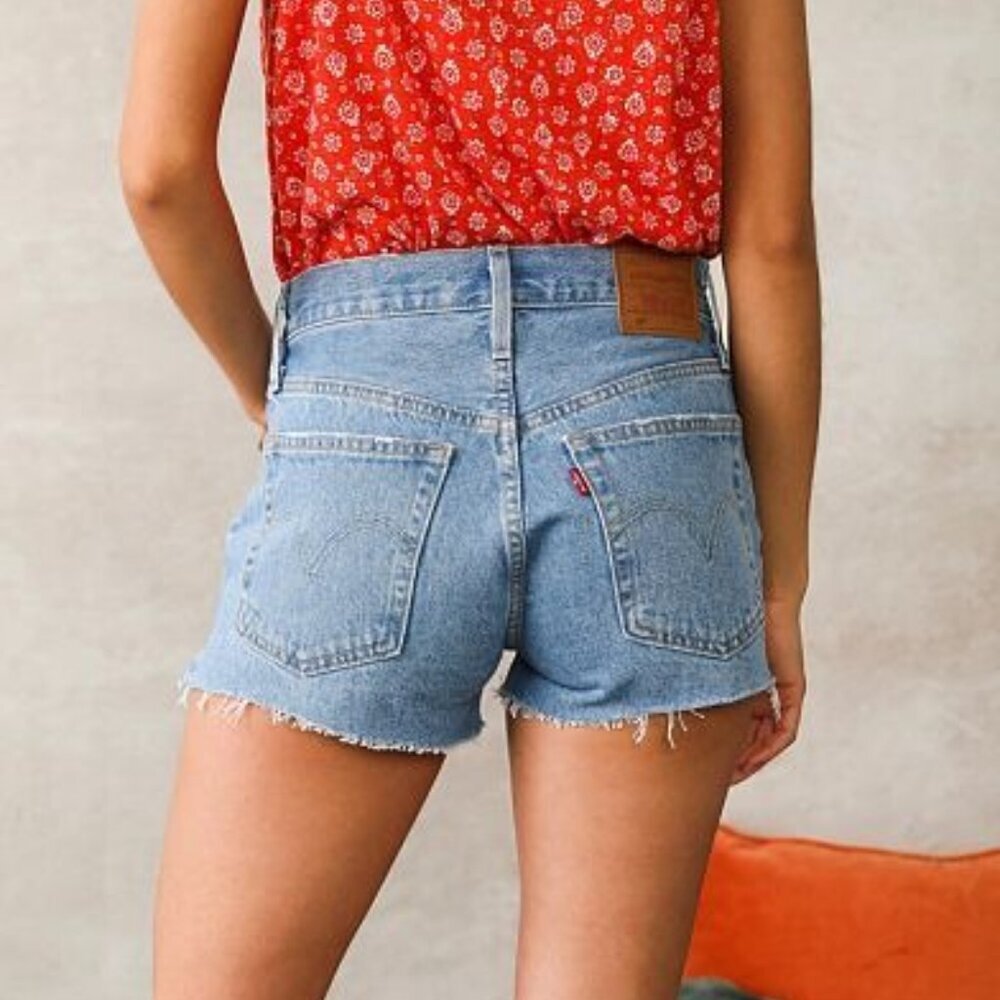 Levi’s 501 Original Jean Shorts - Ojai Light Stone Wash - Size 31 - Picture 3 of 7